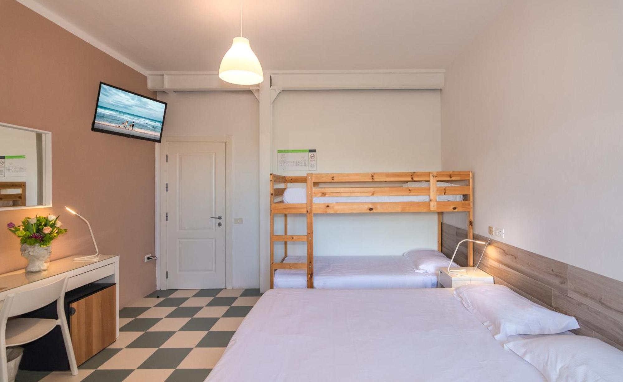 Hotel Happy มารินา ดิ เปียตราซันตา ภายนอก รูปภาพ