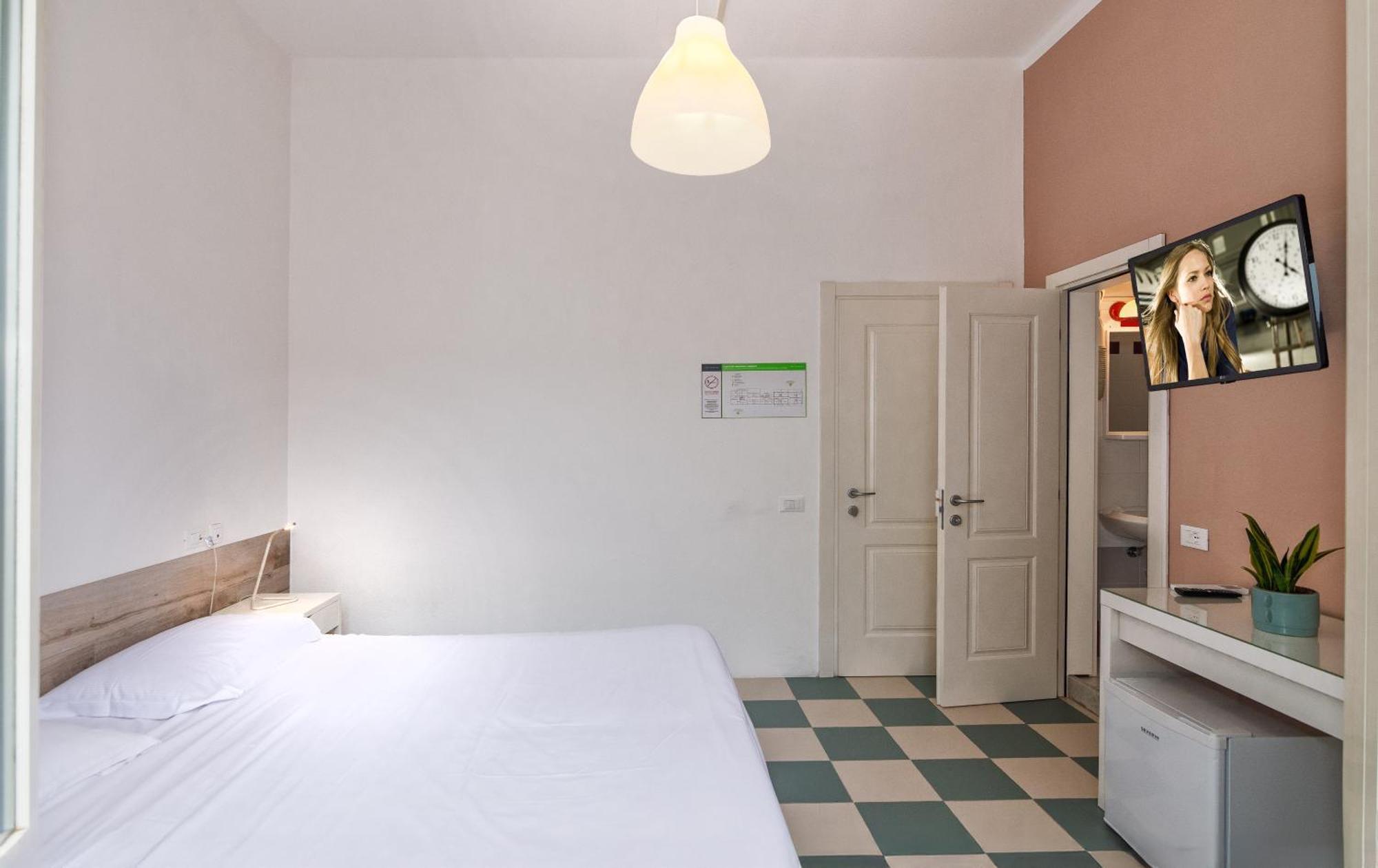 Hotel Happy มารินา ดิ เปียตราซันตา ภายนอก รูปภาพ
